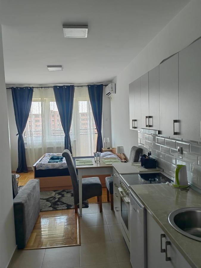 Road Warriors Apartment Szabadka Kültér fotó